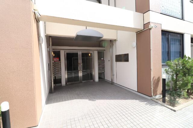 22/30 エントランス