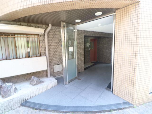 22/30 エントランス