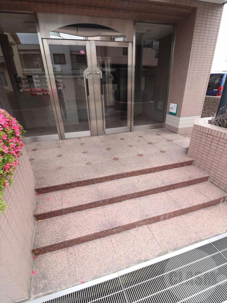 22/29 エントランス