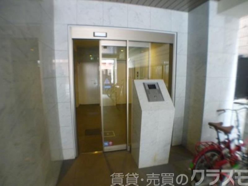 28/30 エントランス