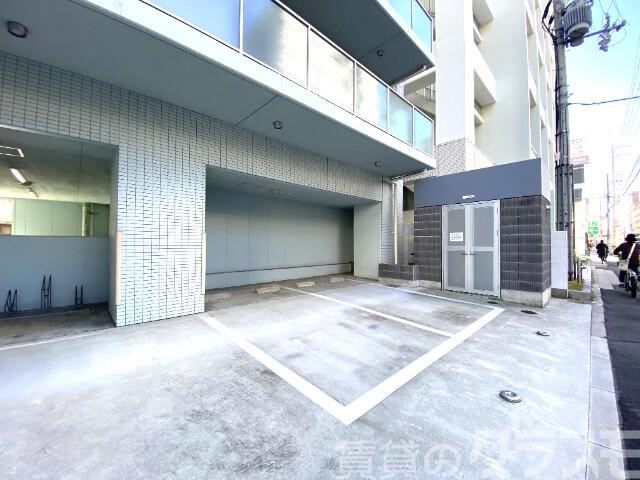22/27 駐車場