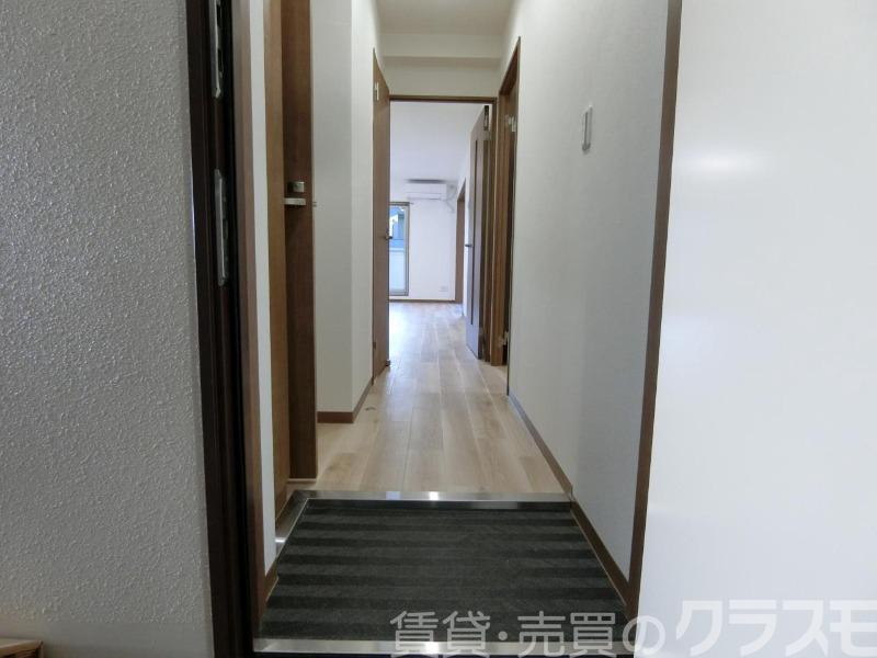16/30 玄関