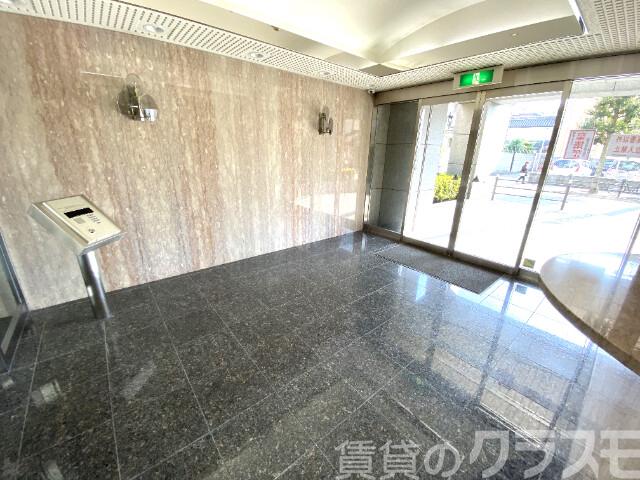 21/27 エントランス