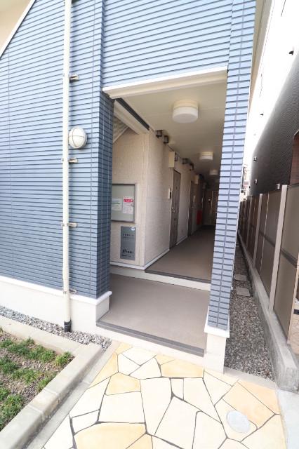 22/30 エントランス