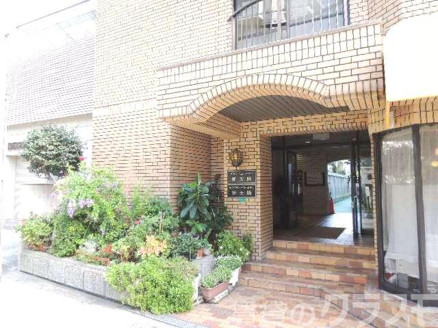 23/26 エントランス