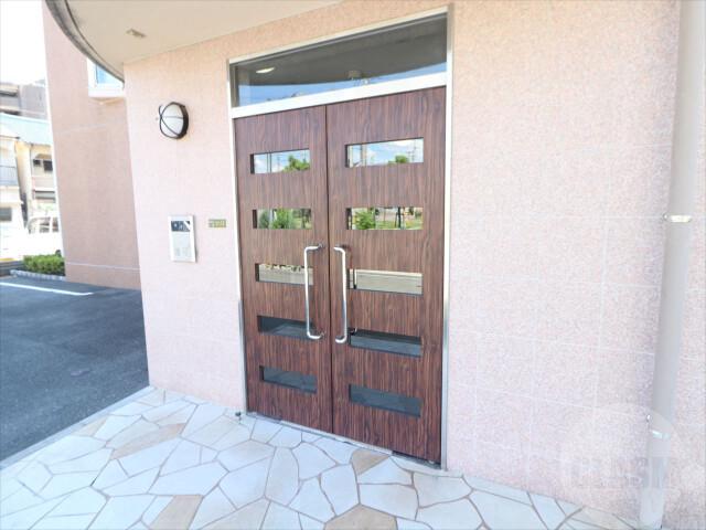 22/30 エントランス