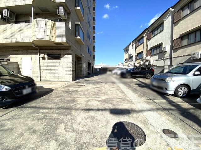 22/27 駐車場