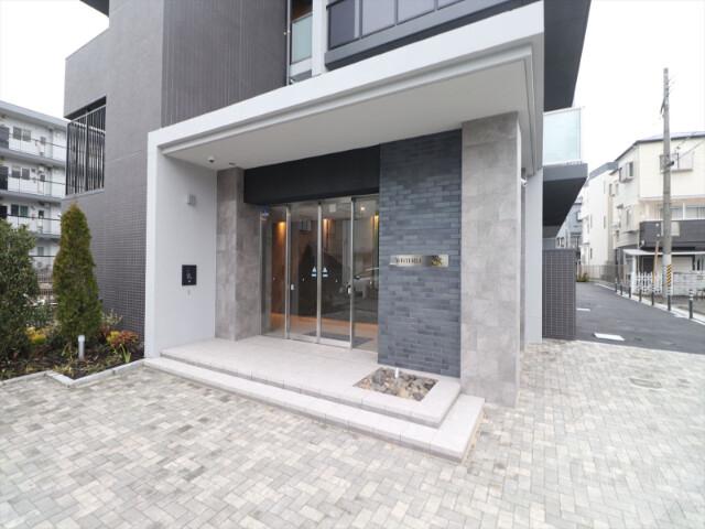 22/30 エントランス