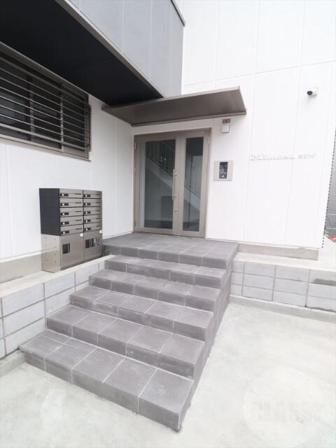 22/30 エントランス