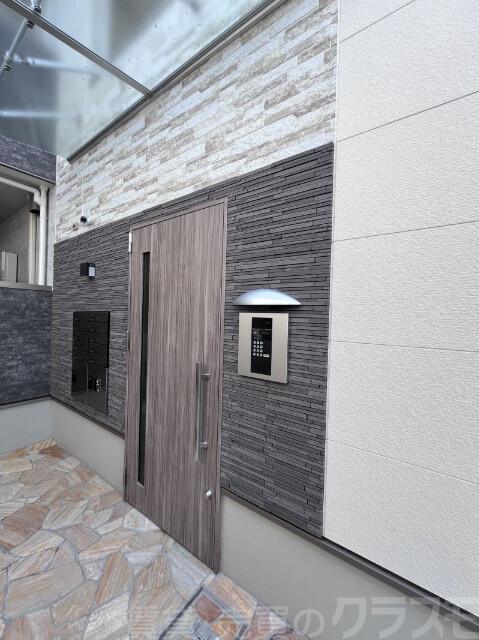 23/30 エントランス