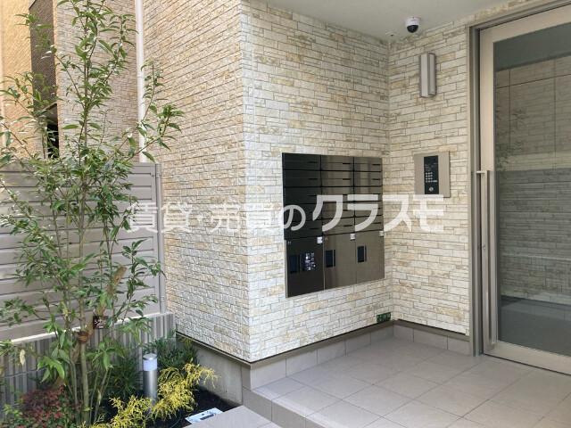 21/30 エントランス