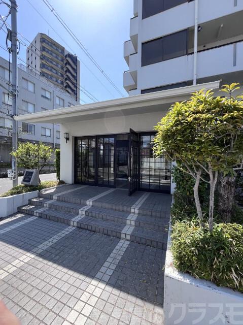 25/30 エントランス