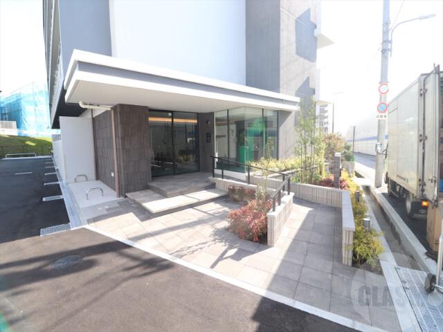 22/30 エントランス