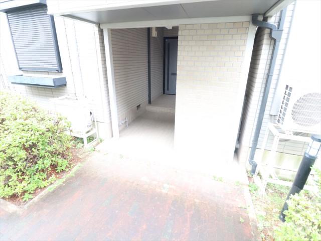 22/30 エントランス