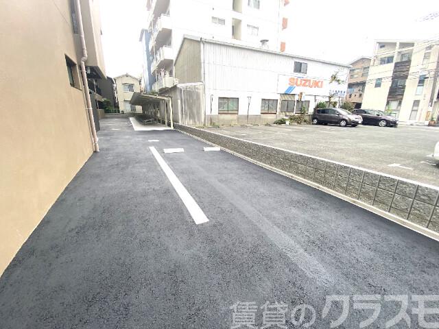 21/26 駐車場