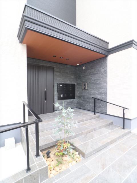 22/29 エントランス