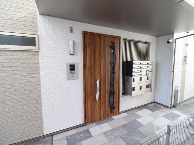 25/30 エントランス