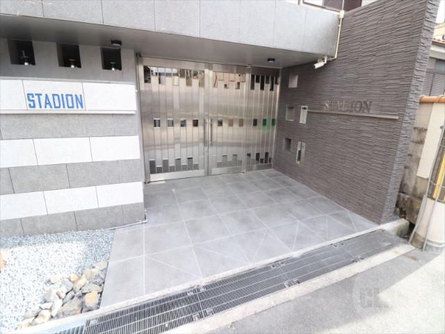 22/30 エントランス