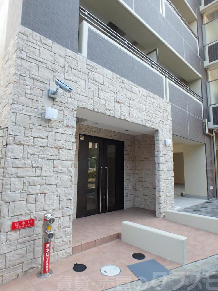 23/30 エントランス