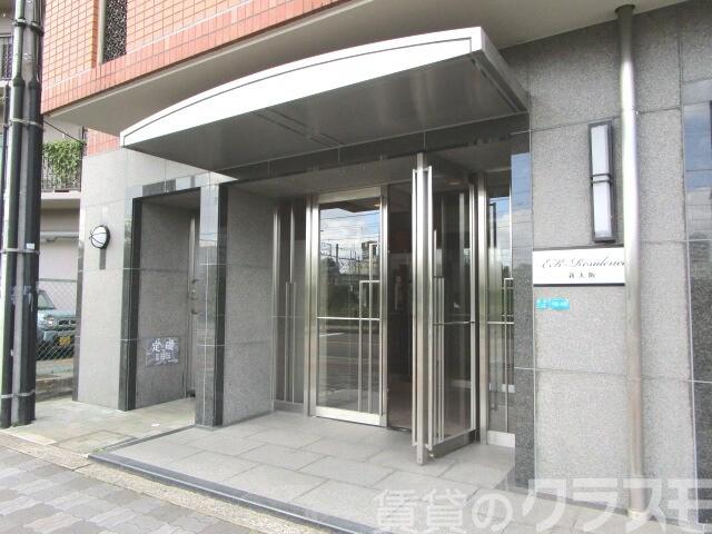 23/28 エントランス