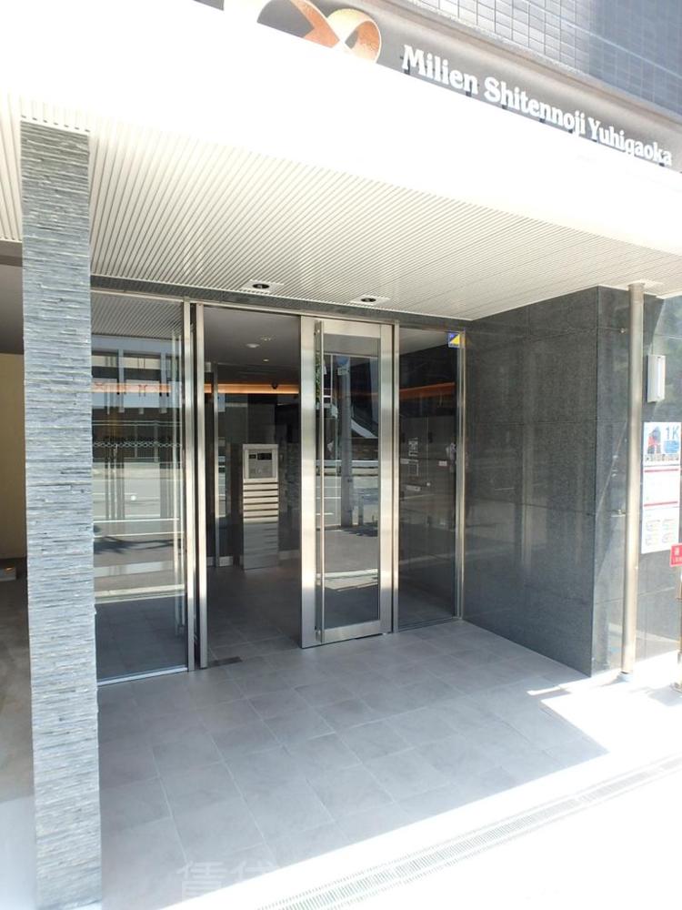 21/30 エントランス