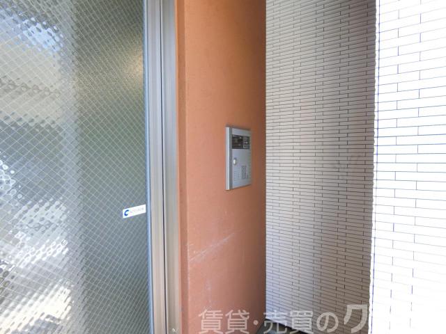 27/30 エントランス