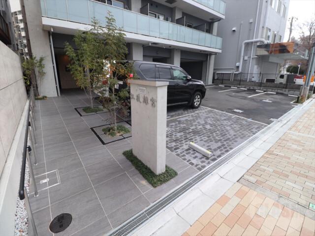 22/30 エントランス