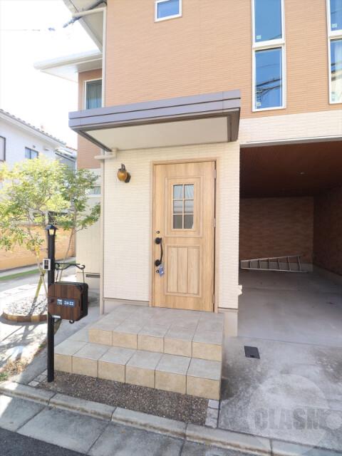 22/29 エントランス