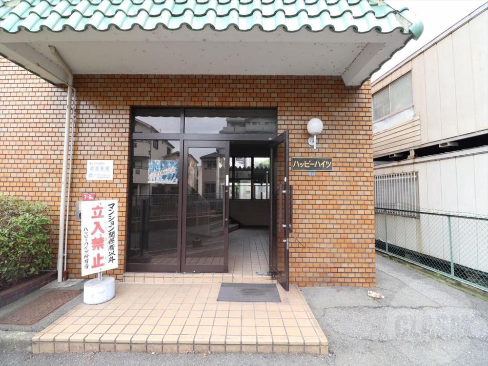 21/29 エントランス