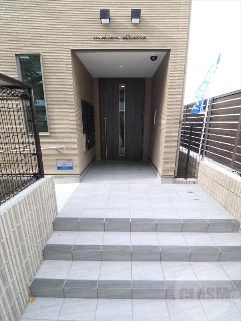 22/30 エントランス