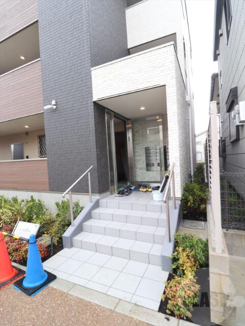 22/30 エントランス