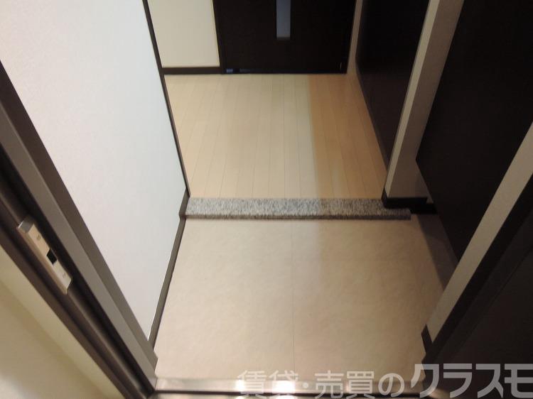 16/30 玄関