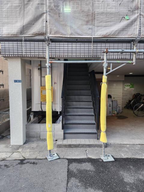 22/26 エントランス