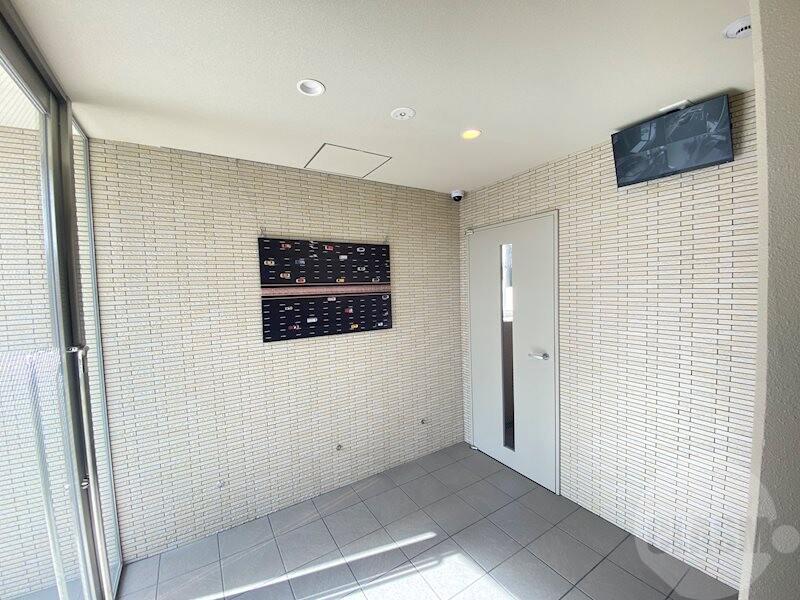 28/30 エントランス