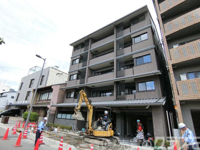 30/30 エントランス