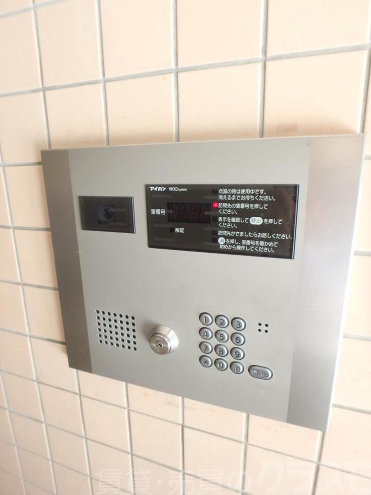 21/30 エントランス