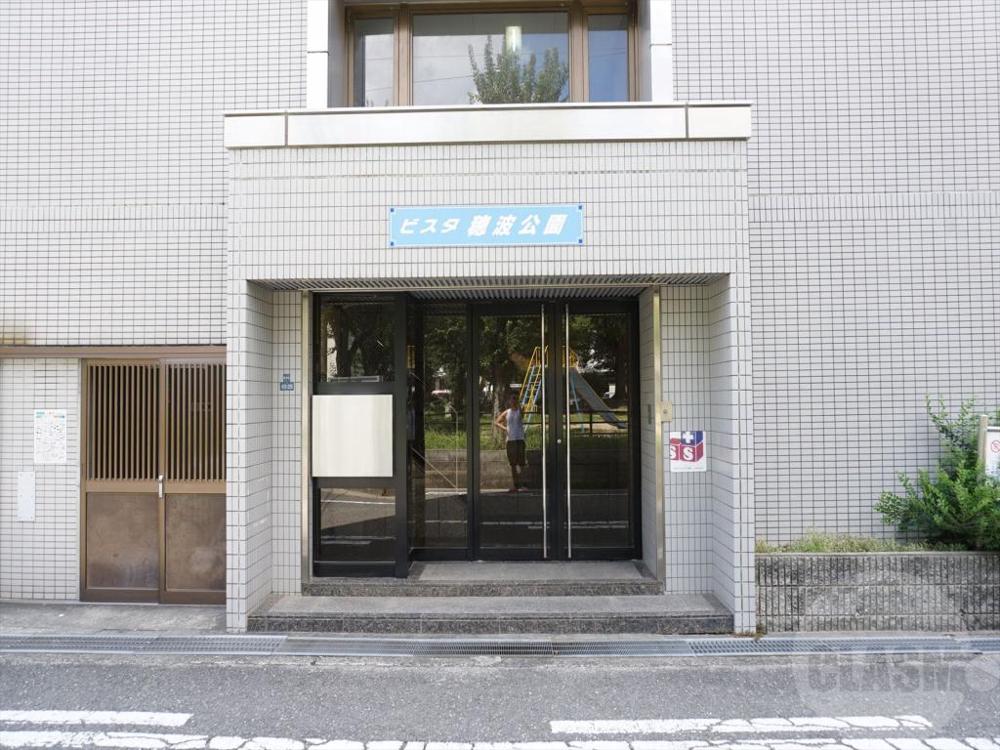 22/30 エントランス