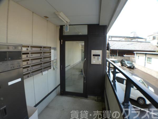 2/3 エントランス