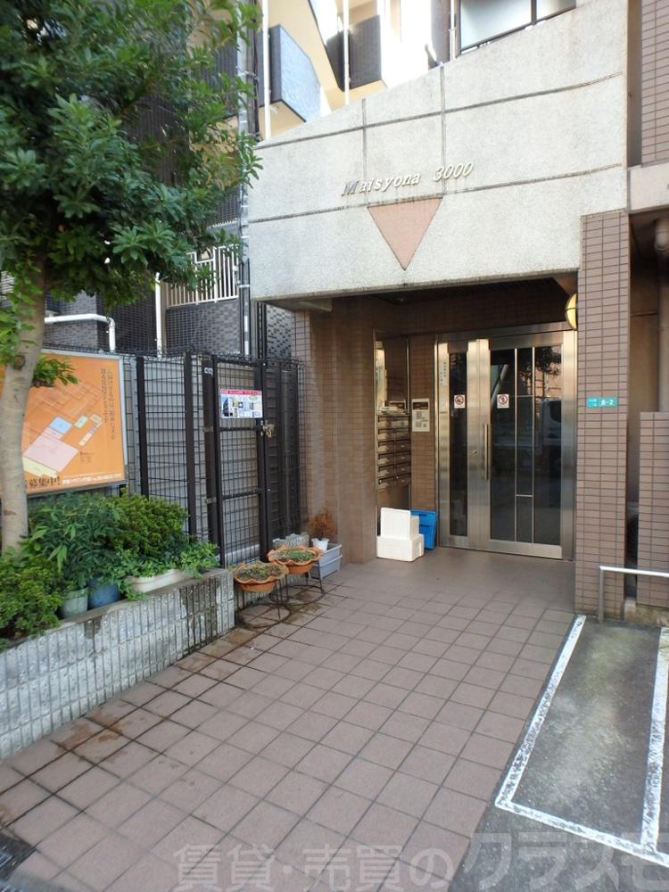 15/23 エントランス