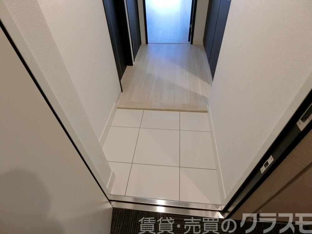 16/30 玄関