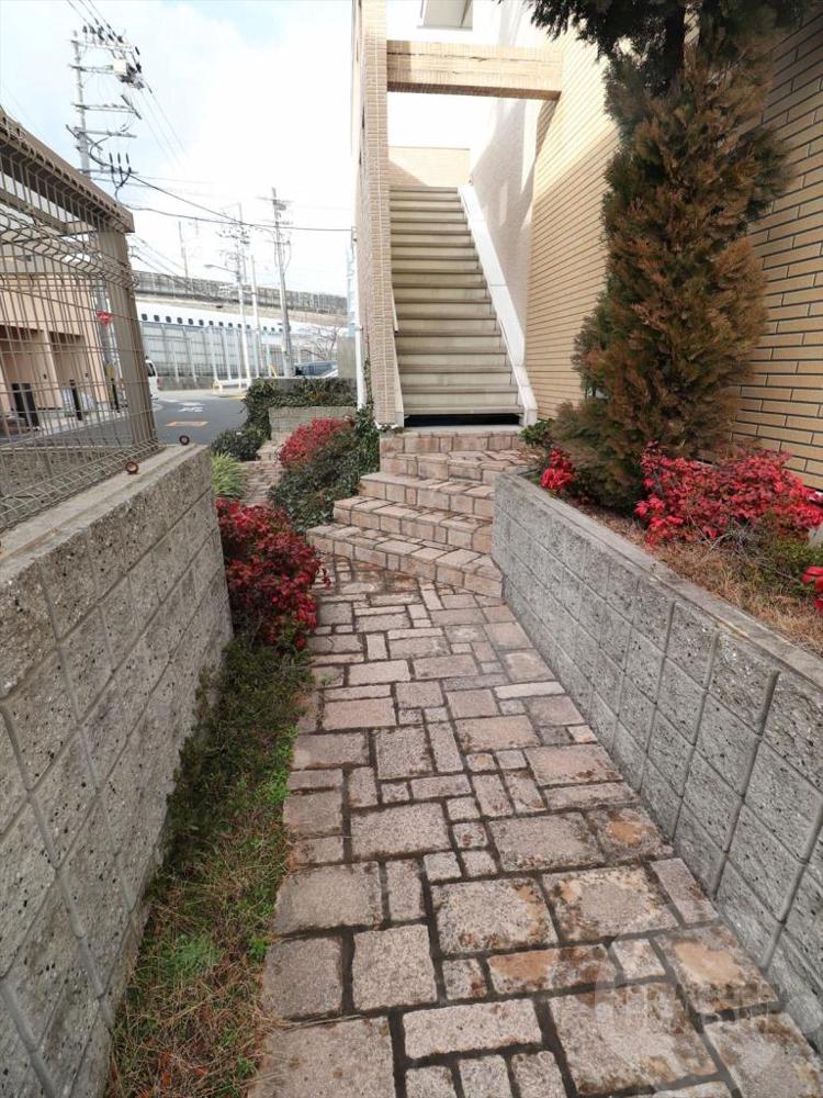 22/30 エントランス