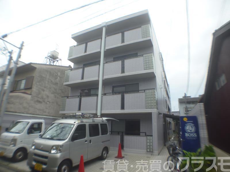 30/30 エントランス