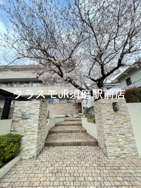 20/30 エントランス