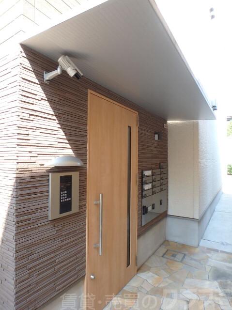 18/29 エントランス