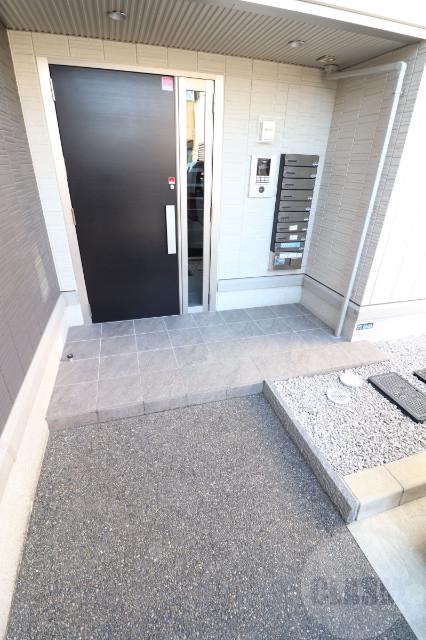 22/30 エントランス