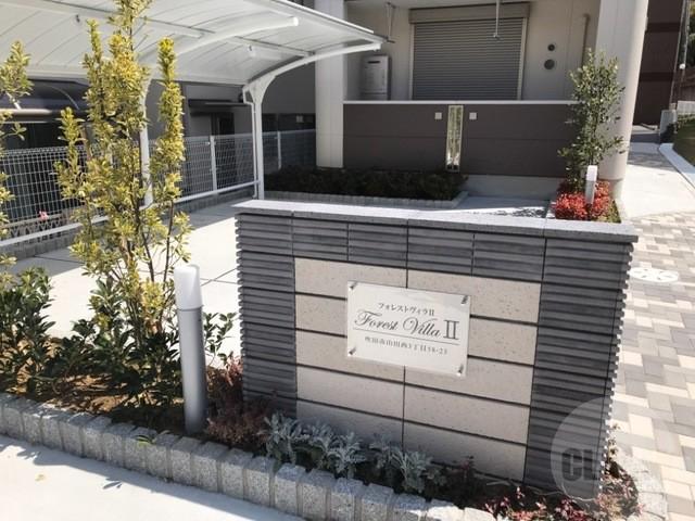 16/23 エントランス