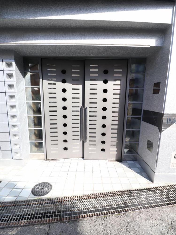 22/30 エントランス