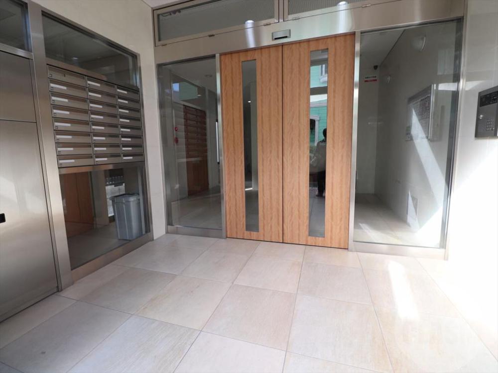 22/30 エントランス