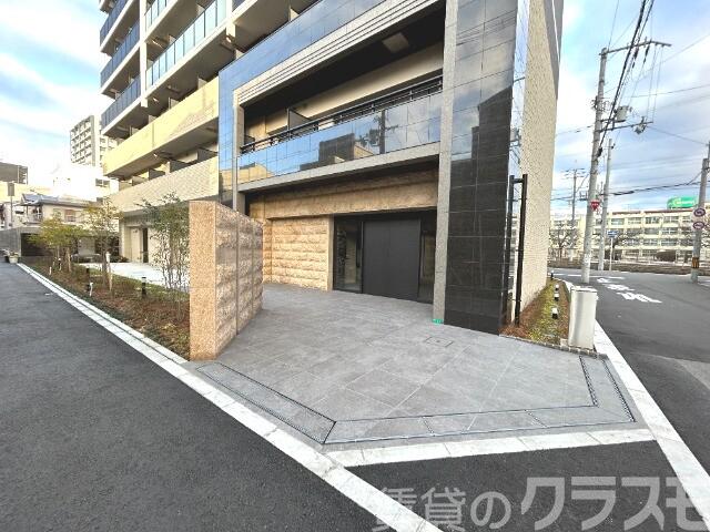 24/30 エントランス