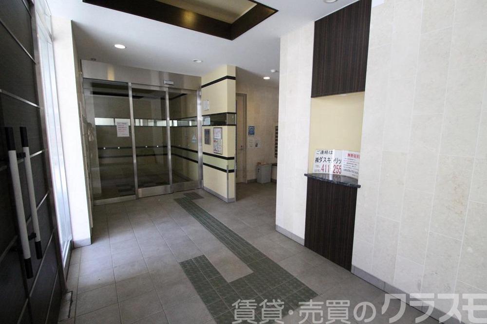 2/4 エントランス